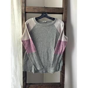 Lightweight Woman's Tricolor Sweater